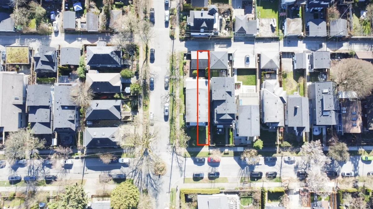 Garden / Landscaping Photo of 990 E 13th Avenue, Vancouver, BC