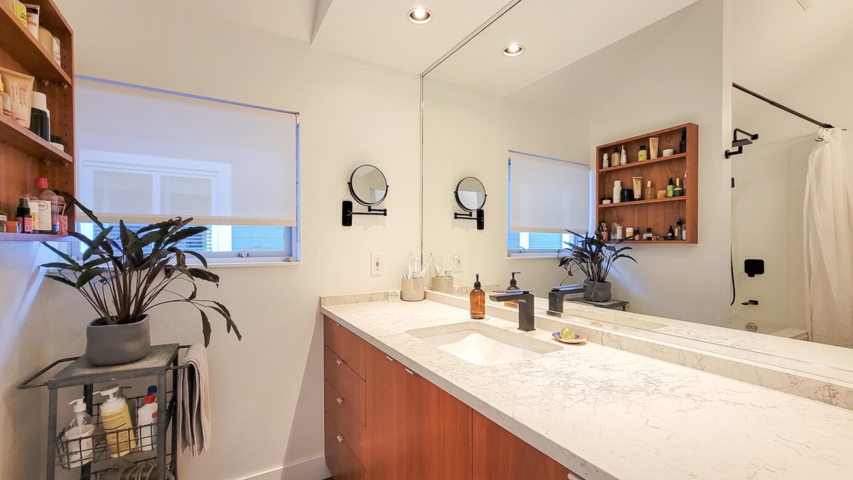 Staircase Photo of 990 E 13th Avenue, Vancouver, BC