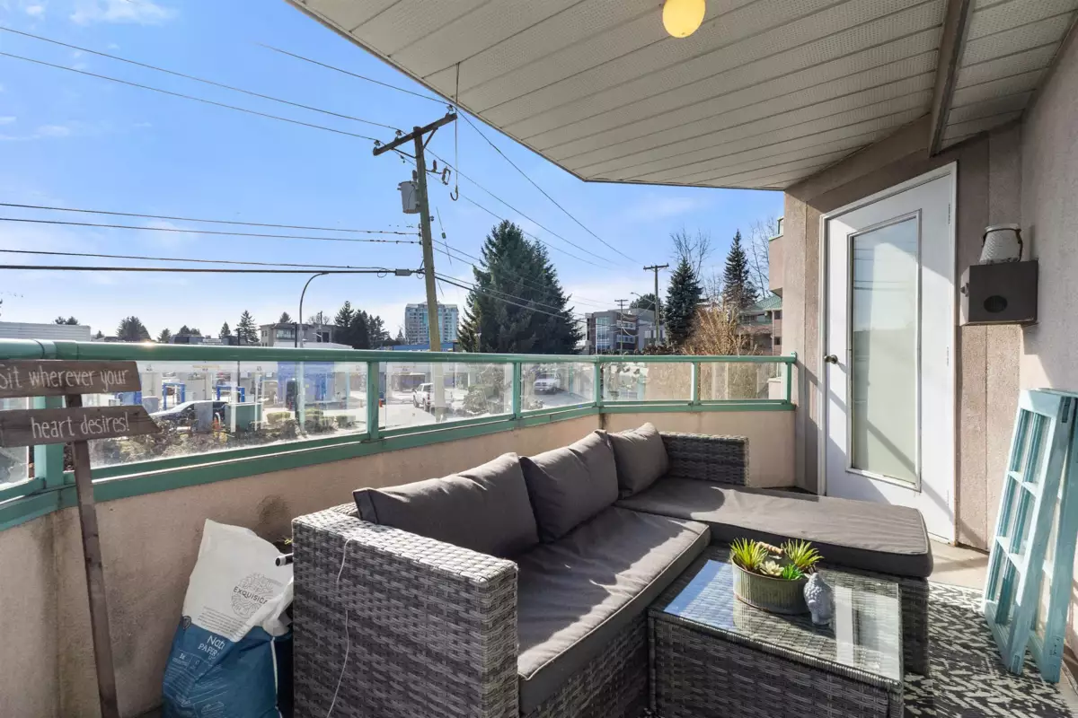 Breakfast Nook Photo of 224 33175 Old Yale Road, Abbotsford, BC