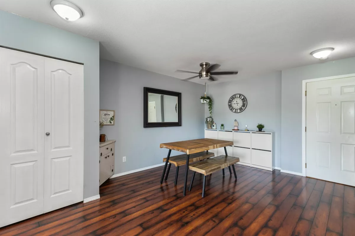 Dining Area Photo of 224 33175 Old Yale Road, Abbotsford, BC