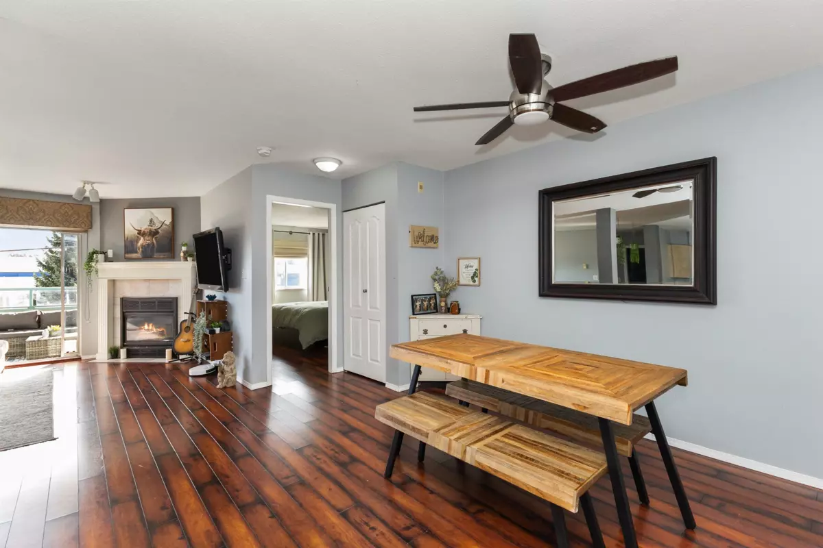 Family Room Photo of 224 33175 Old Yale Road, Abbotsford, BC