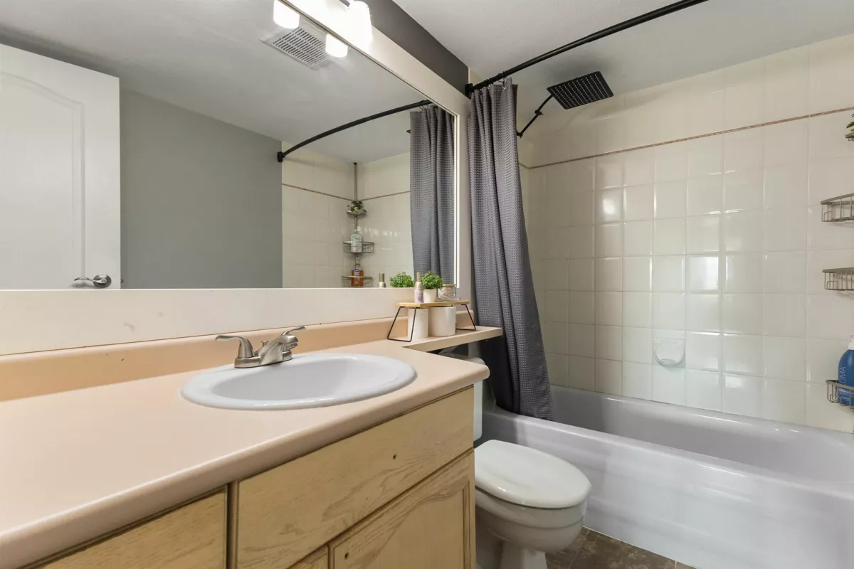 Office / Den Photo of 224 33175 Old Yale Road, Abbotsford, BC