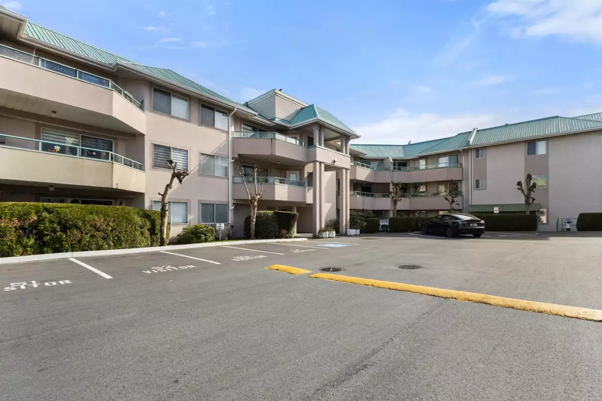 Staircase Photo of 224 33175 Old Yale Road, Abbotsford, BC