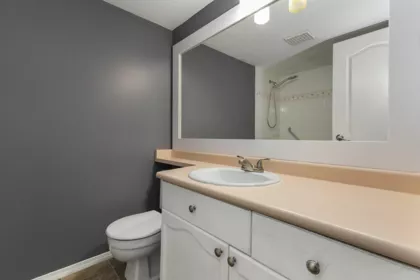 Entry Foyer Photo of 224 33175 Old Yale Road, Abbotsford, BC
