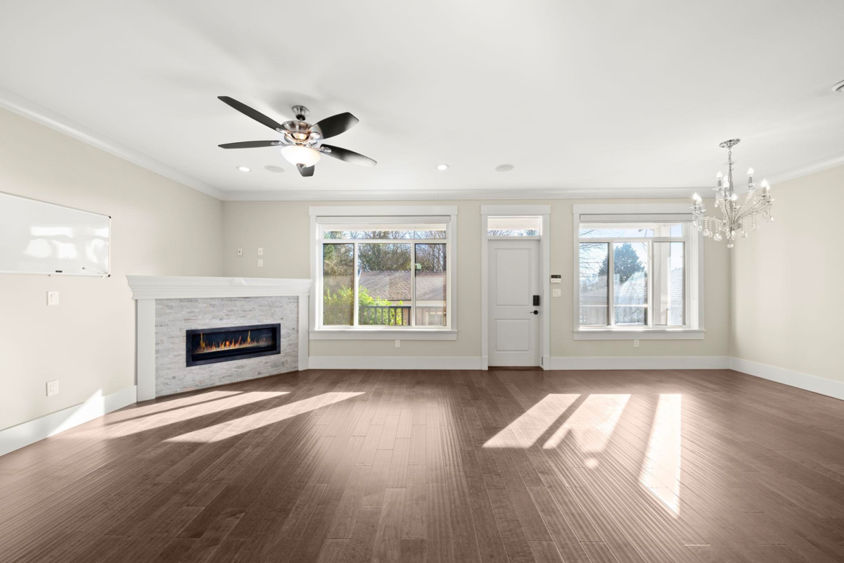 Dining Area Photo of 7028 Broadway, Burnaby, BC