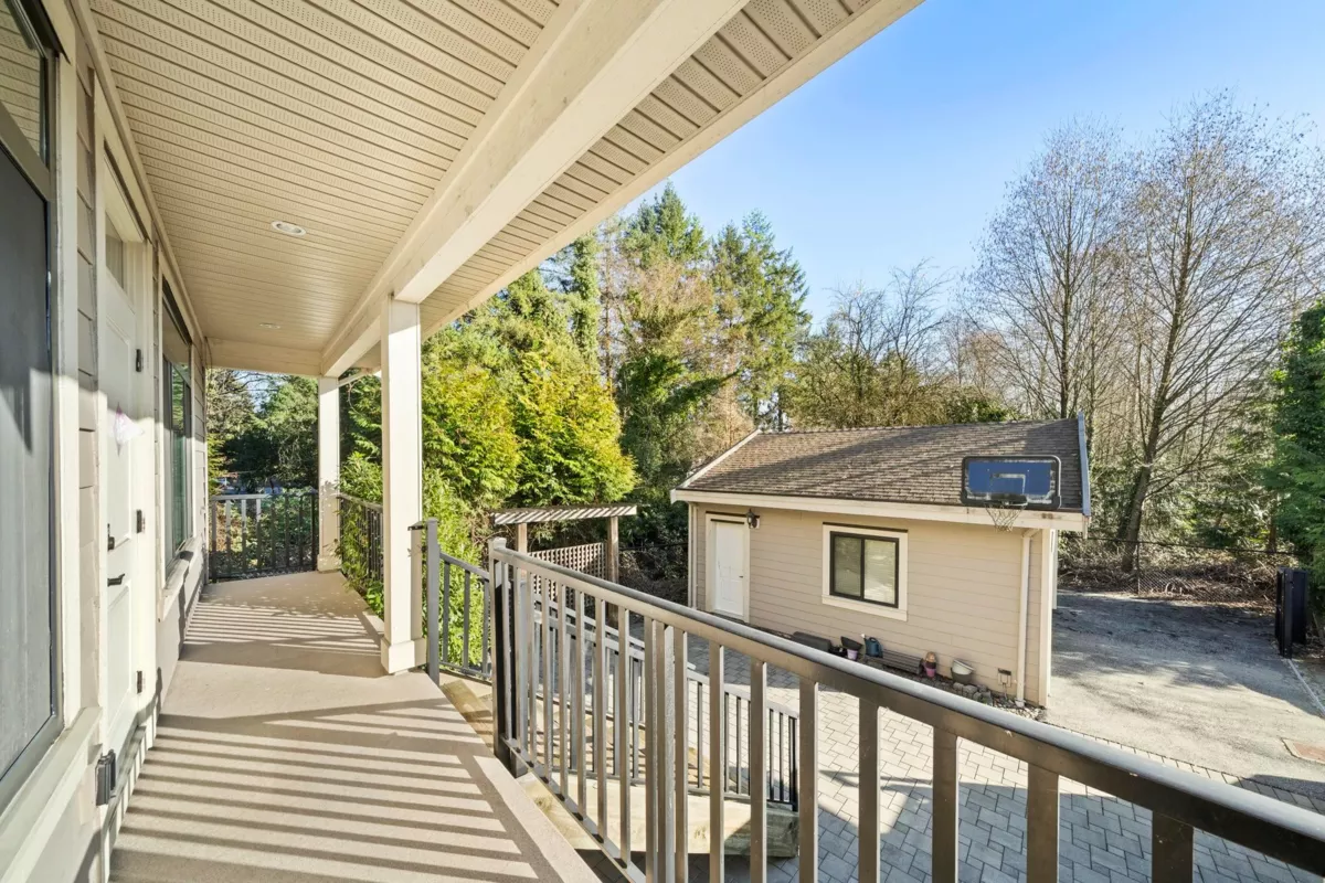 Hallway Photo of 7028 Broadway, Burnaby, BC