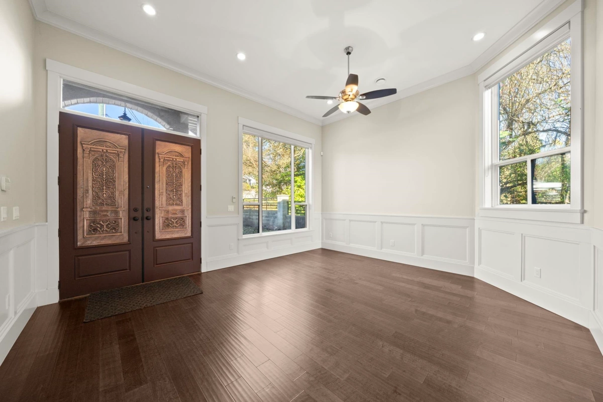 Primary Bathroom Photo of 7028 Broadway, Burnaby, BC