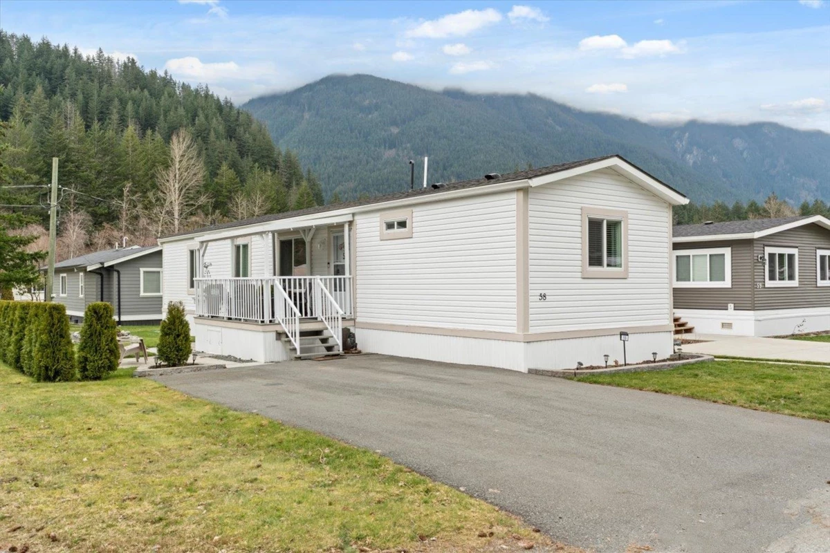 Exterior Front Photo of 58 65367 Kawkawa Lake Road, Hope, BC