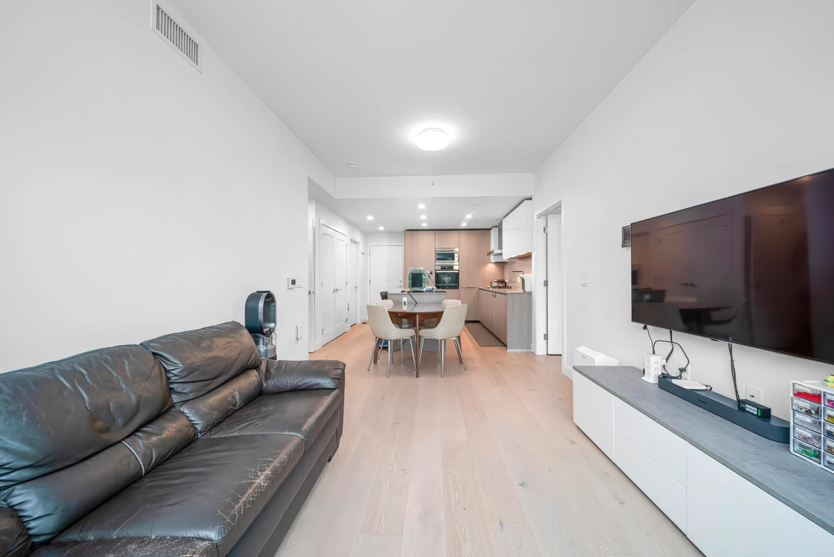 Dining Area Photo of 205 4932 Cambie Street, Vancouver, BC