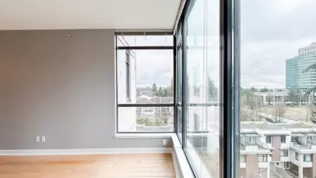Powder Room Photo of 909 7088 18th Avenue, Burnaby, BC