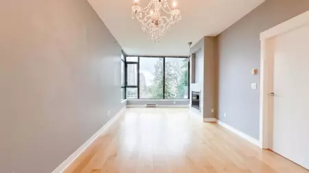 Primary Bedroom Photo of 909 7088 18th Avenue, Burnaby, BC