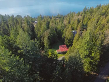 7103 Sechelt Inlet Road, Sechelt, BC, Sechelt — Single Family Residence for sale