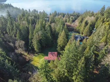 Front Yard Photo of 7103 Sechelt Inlet Road, Sechelt, BC
