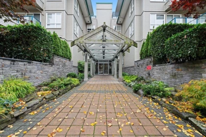 220 5800 Andrews Road, Richmond, BC, Richmond — Apartment/Condo for sale
