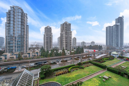 802 4398 Buchanan Street, Burnaby, BC, Burnaby — Apartment/Condo for sale