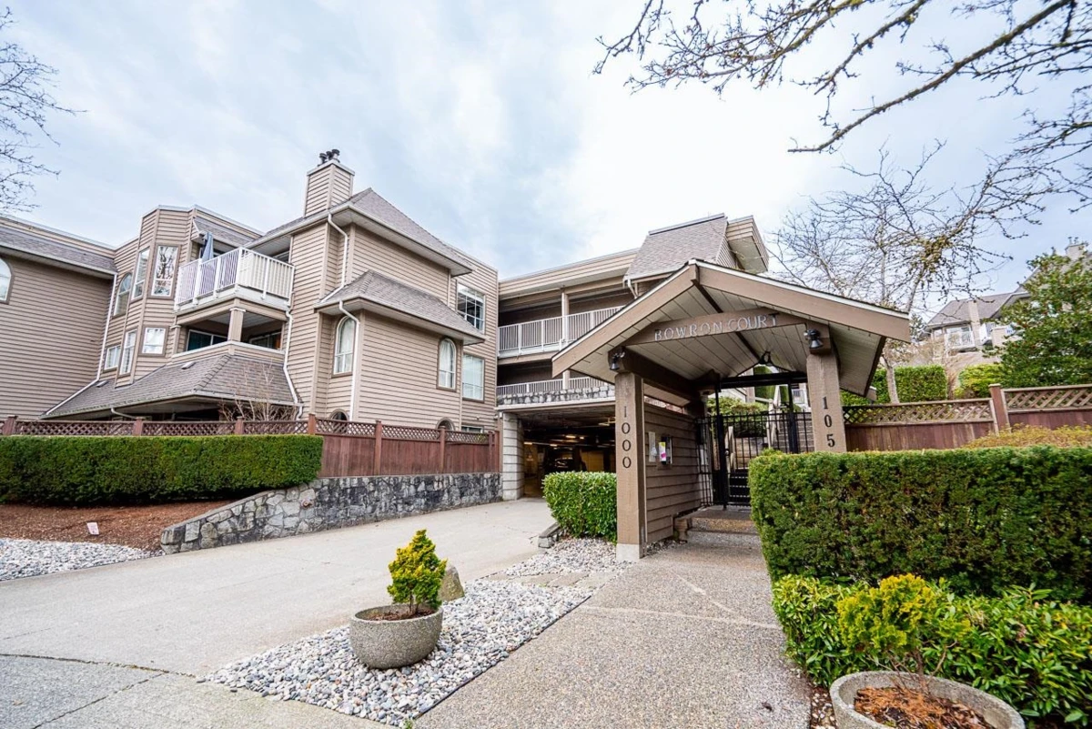 Family Room Photo of 405 1000 Bowron Court, North Vancouver, BC