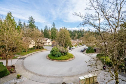 Front Yard Photo of 405 1000 Bowron Court, North Vancouver, BC