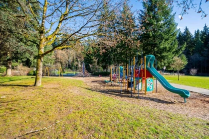Outdoor Kitchen Photo of 405 1000 Bowron Court, North Vancouver, BC