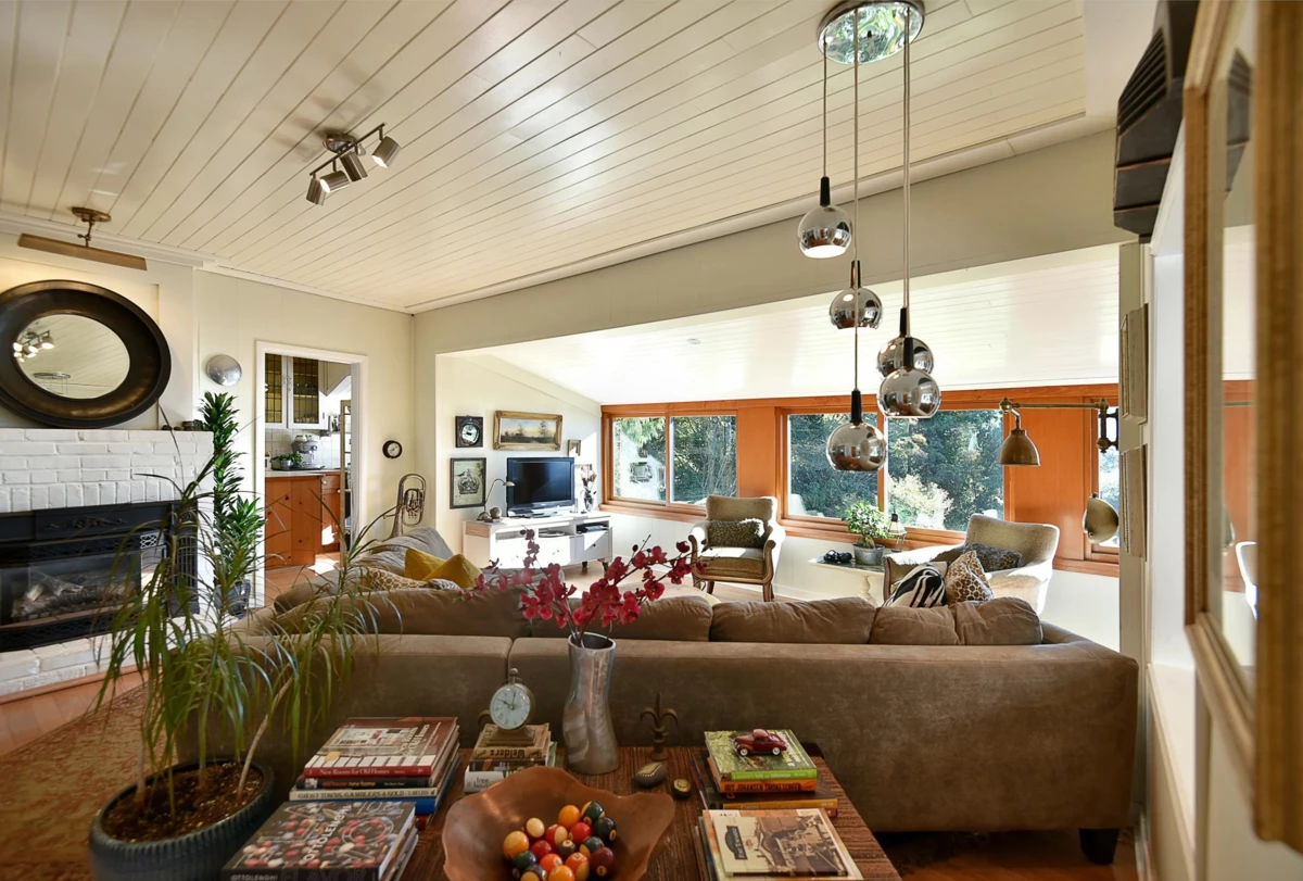 Family Room Photo of 586 Bals Lane, Gibsons, BC