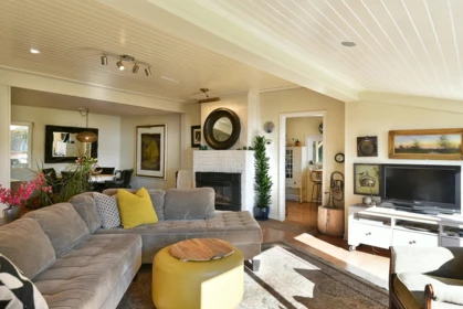 Breakfast Nook Photo of 586 Bals Lane, Gibsons, BC