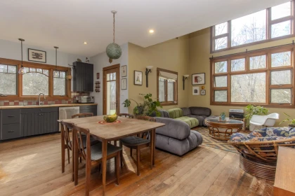 Kitchen Island Photo of 41645 Government Road, Squamish, BC