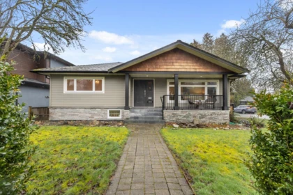 4902 Venables Street, Burnaby, BC, Burnaby — Single Family Residence for sale