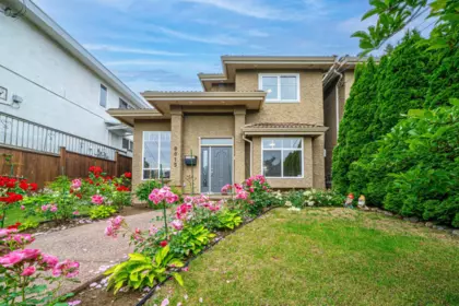 8015 11th Avenue, Burnaby, BC, Burnaby — Half Duplex for sale