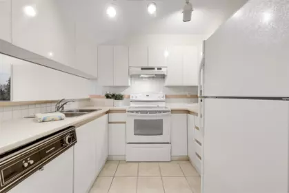 Primary Bathroom Photo of 209 7465 Sandborne Avenue, Burnaby, BC