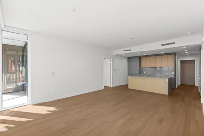 Walk-In Closet Photo of 802 3963 Uplands Way, West Vancouver, BC