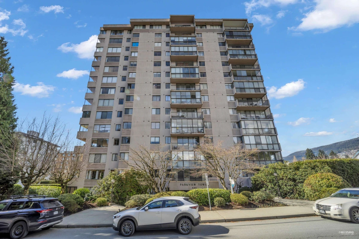 Exterior Rear Photo of 905 555 13th Street, West Vancouver, BC