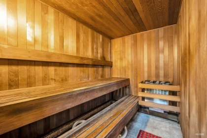 Hot Tub / Spa Photo of 905 555 13th Street, West Vancouver, BC