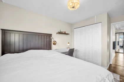 Mudroom Photo of 905 555 13th Street, West Vancouver, BC
