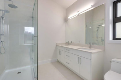 Powder Room Photo of 1 4257 Knight Street, Vancouver, BC