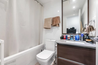 Primary Bathroom Photo of 2807 4670 Assembly Way, Burnaby, BC