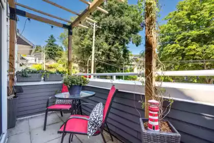Front Yard Photo of 1107 Elm Street, White Rock, BC