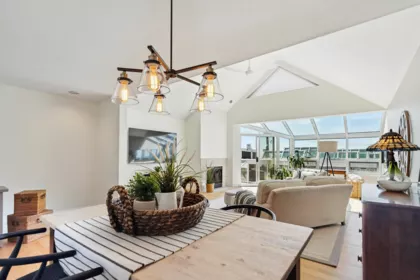 Kitchen Island Photo of 1107 Elm Street, White Rock, BC
