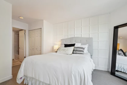 Laundry Room Photo of 1107 Elm Street, White Rock, BC