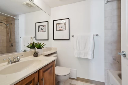 Mudroom Photo of 1107 Elm Street, White Rock, BC