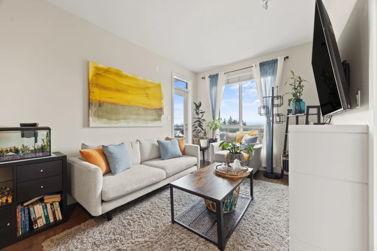 Dining Area Photo of 312 15850 26 Avenue, Surrey, BC