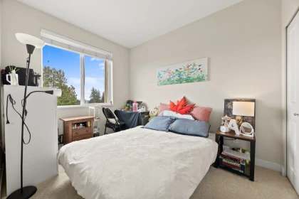 Entry Foyer Photo of 312 15850 26 Avenue, Surrey, BC