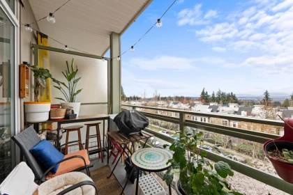 Kitchen Photo of 312 15850 26 Avenue, Surrey, BC