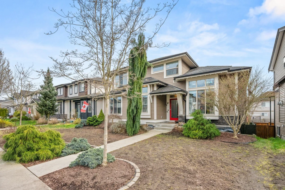 Exterior Rear Photo of 27060 35a Avenue, Langley, BC