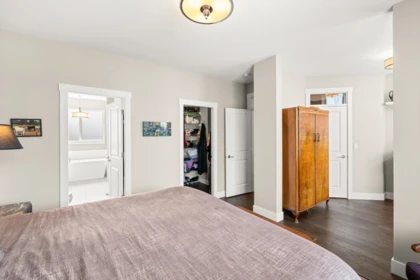 Powder Room Photo of 27060 35a Avenue, Langley, BC