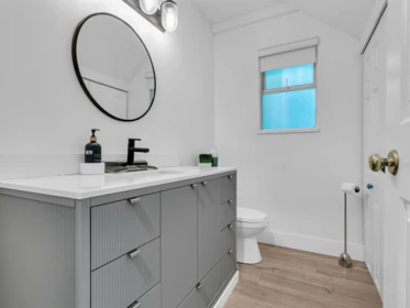 Guest Bathroom Photo of 7 5925 177b Street, Surrey, BC