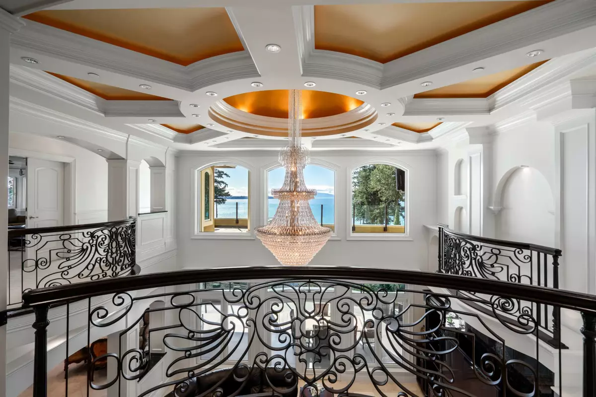 Dining Area Photo of 13822 Marine Drive, White Rock, BC
