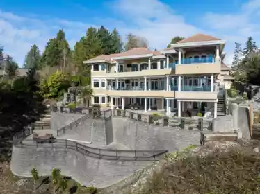 Community Amenities Photo (Clubhouse) of 13822 Marine Drive, White Rock, BC