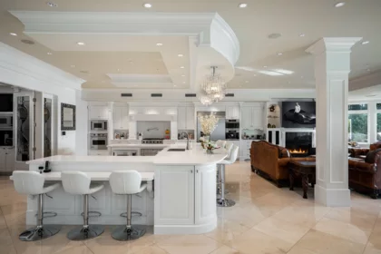 Kitchen Island Photo of 13822 Marine Drive, White Rock, BC