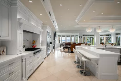 Kitchen Photo of 13822 Marine Drive, White Rock, BC