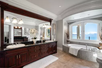 Primary Bathroom Photo of 13822 Marine Drive, White Rock, BC