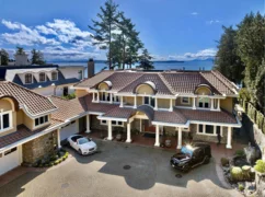 13822 Marine Drive, White Rock, BC